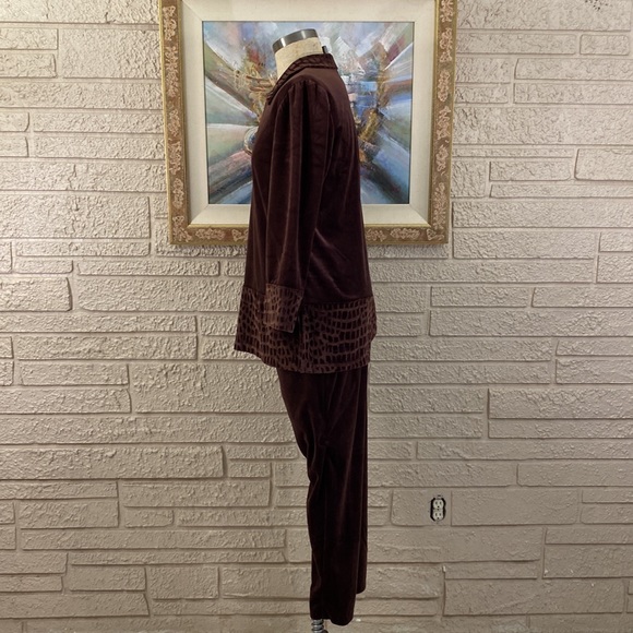Micheal Mims/Kathy Cole Velour/Velvet Lounge Pants Suit - Picture 3 of 16
